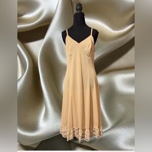 Vintage Cream Lace-Trimmed Chemise